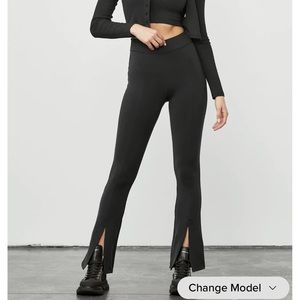 NWT Alo Yoga high-waist flutter leggings